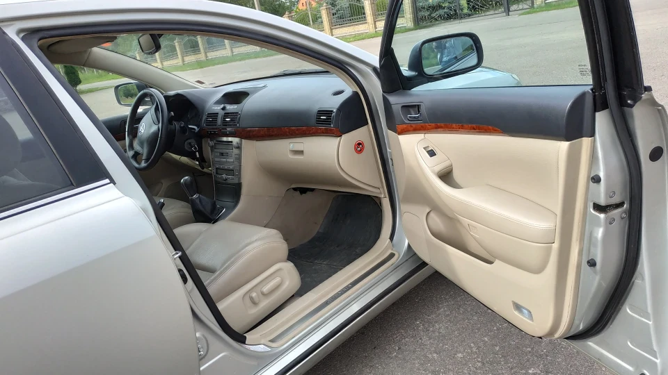 Toyota Avensis 3