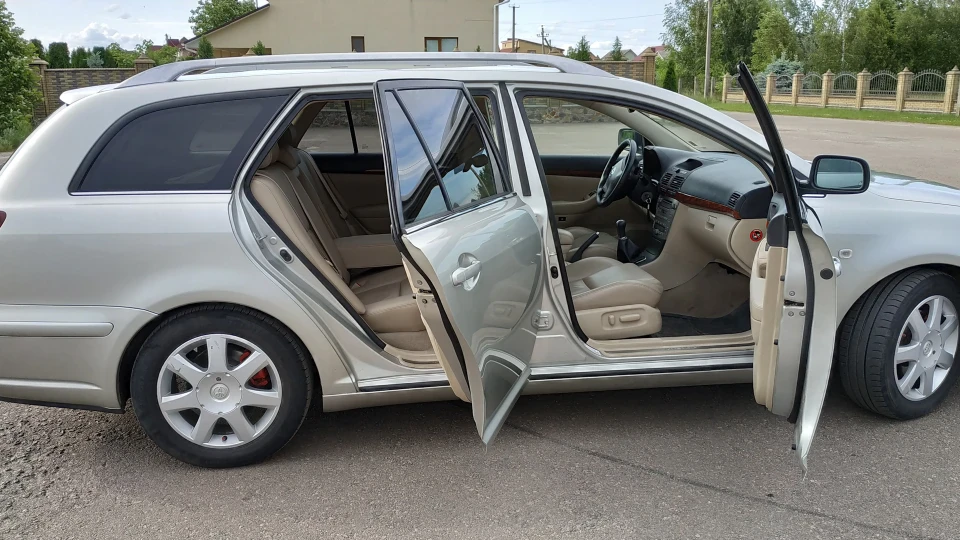 Toyota Avensis 5