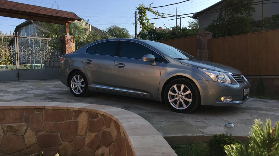 Toyota Avensis 4