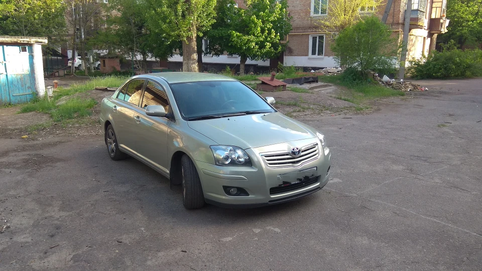 Toyota Avensis 2