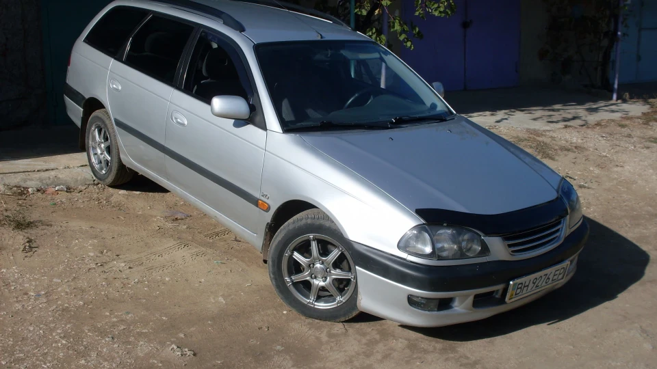Toyota Avensis 5