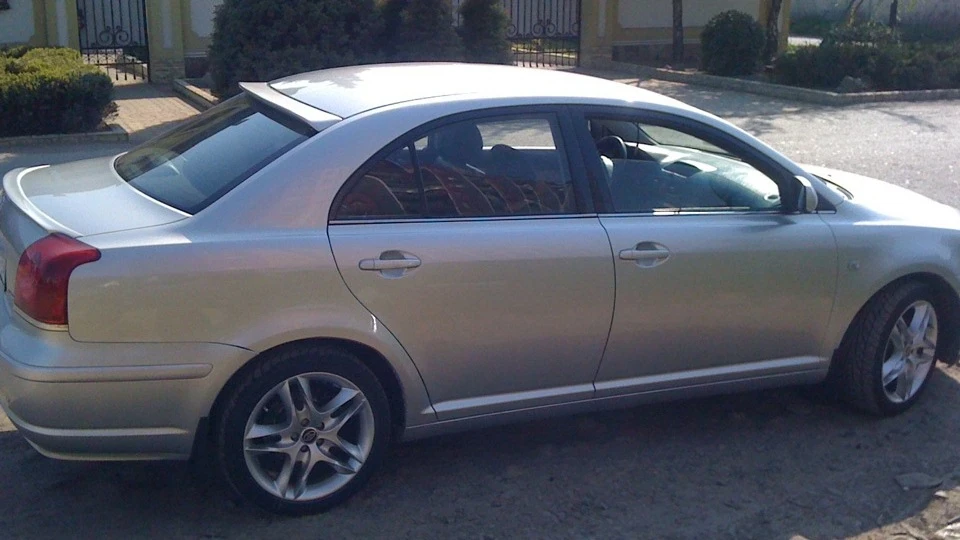 Toyota Avensis 2