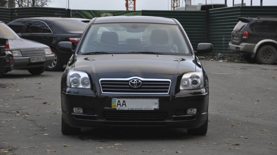 Toyota Avensis 2