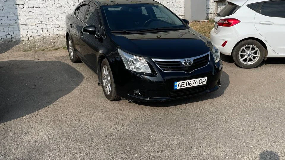 Toyota Avensis 2