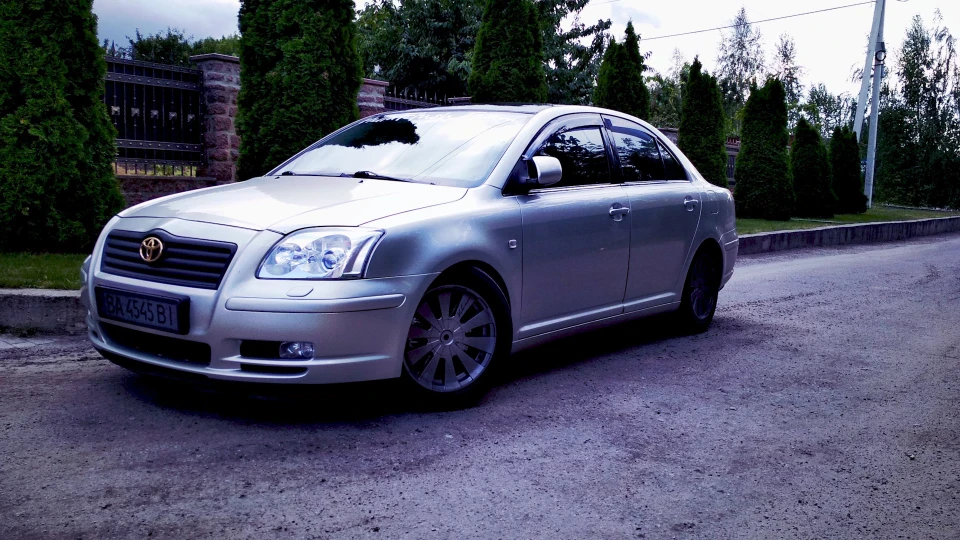 Toyota Avensis 4