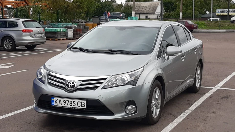 Toyota Avensis 2