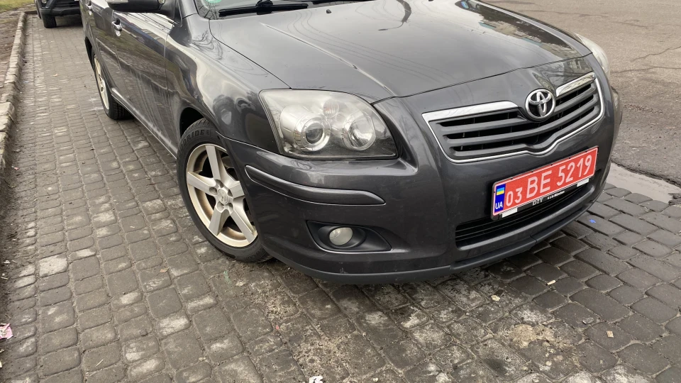 Toyota Avensis 3
