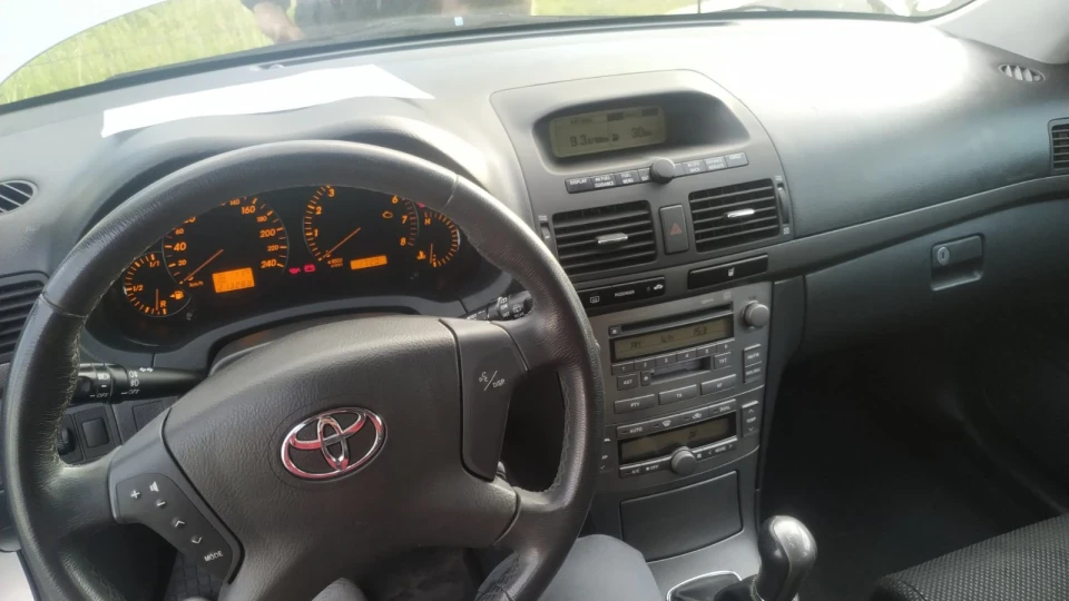Toyota Avensis 2
