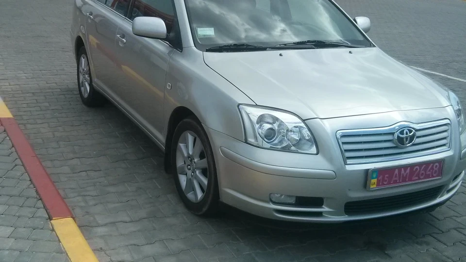 Toyota Avensis 2