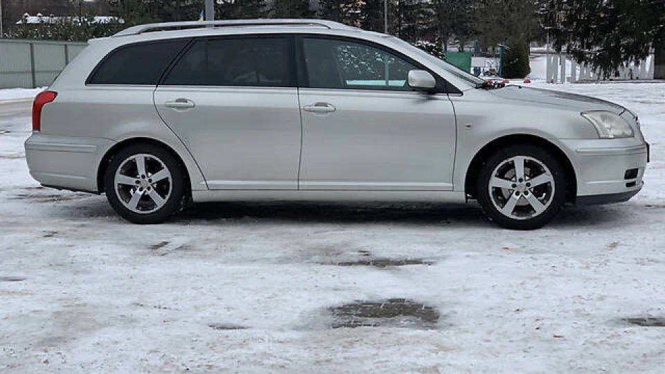 Toyota Avensis 2