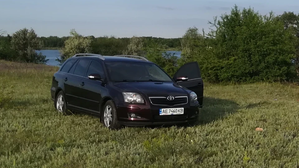 Toyota Avensis 2