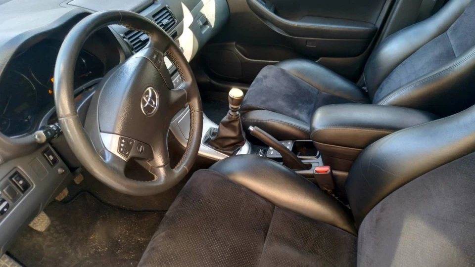 Toyota Avensis 4