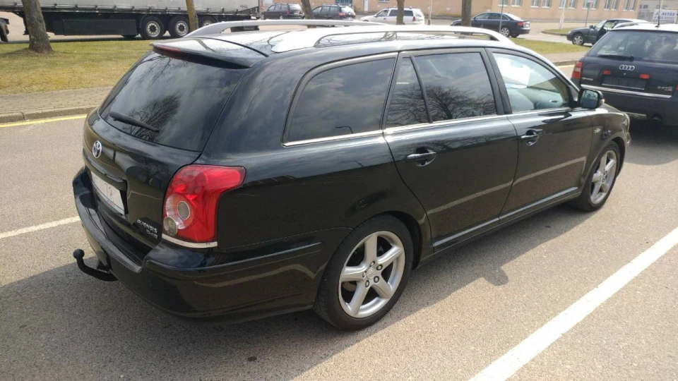 Toyota Avensis 5