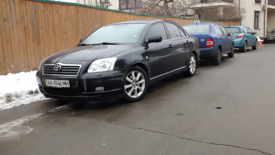 Toyota Avensis 4