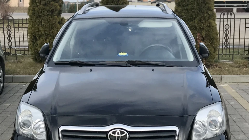 Toyota Avensis 2