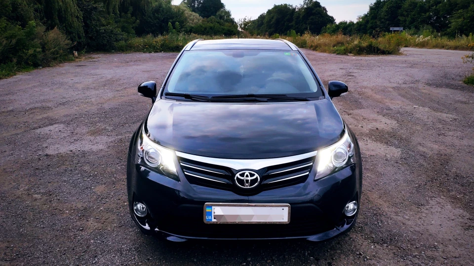 Toyota Avensis 2