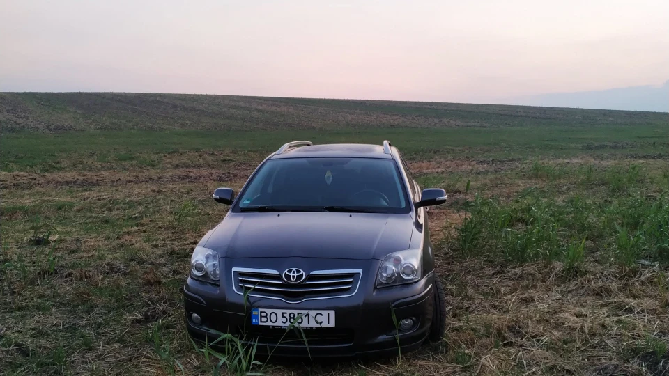 Toyota Avensis 2