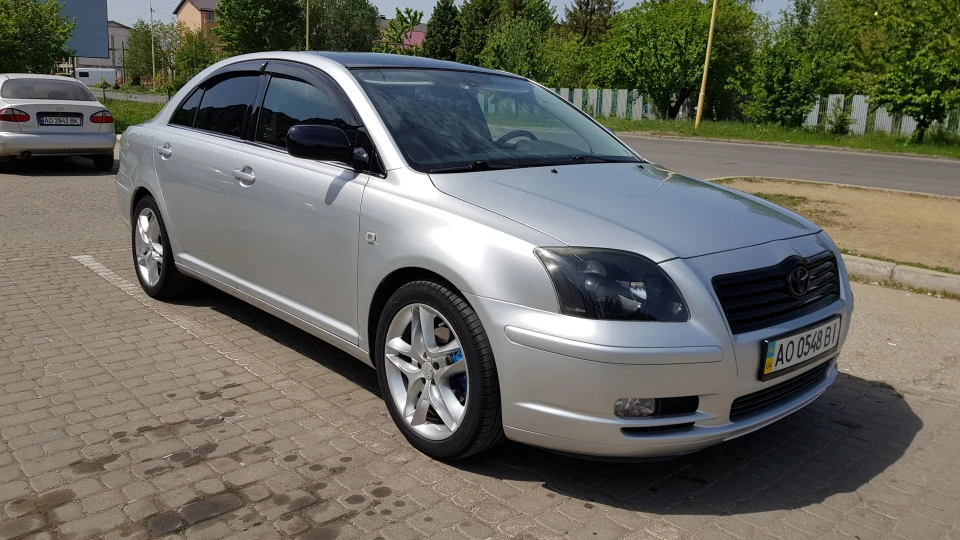 Toyota Avensis 2