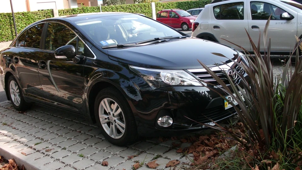 Toyota Avensis 2