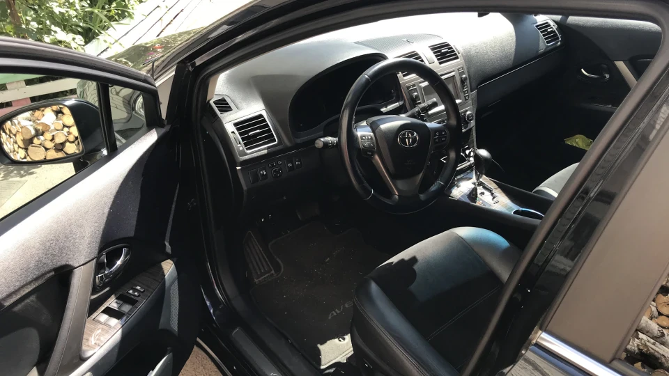 Toyota Avensis 4