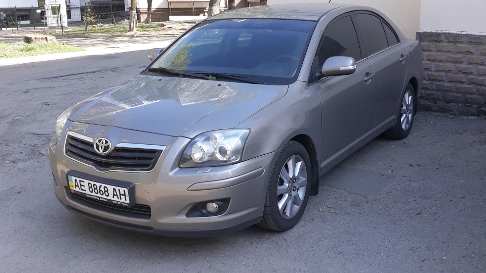 Toyota Avensis 2