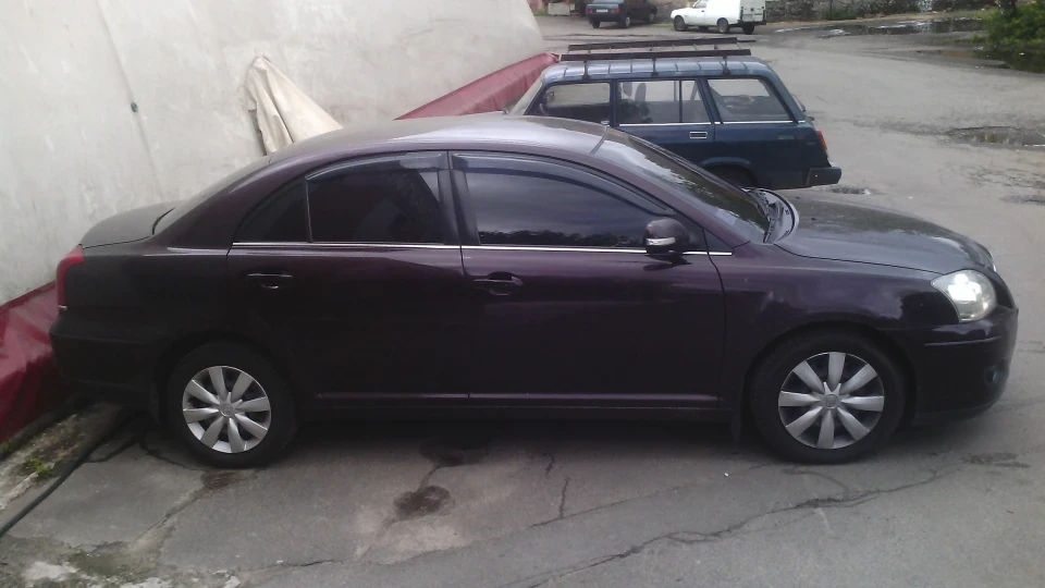 Toyota Avensis 2