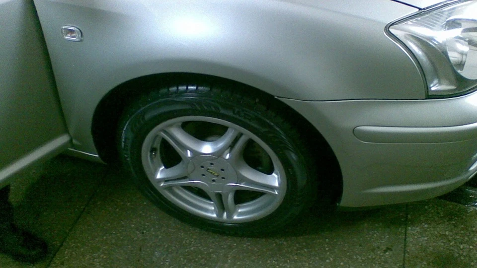 Toyota Avensis 2