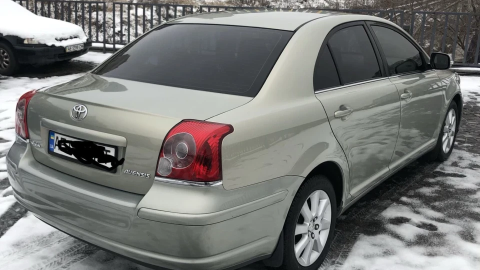Toyota Avensis 2