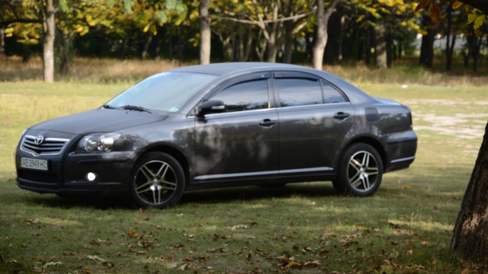 Toyota Avensis 2