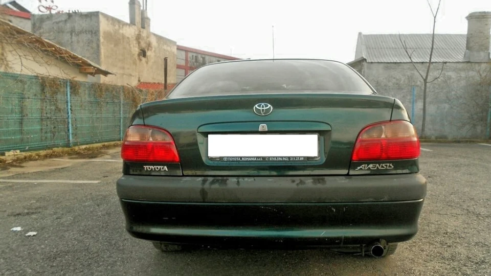 Toyota Avensis 2