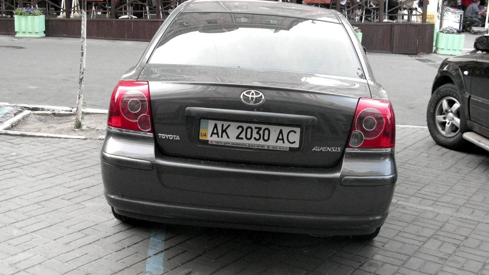 Toyota Avensis 2
