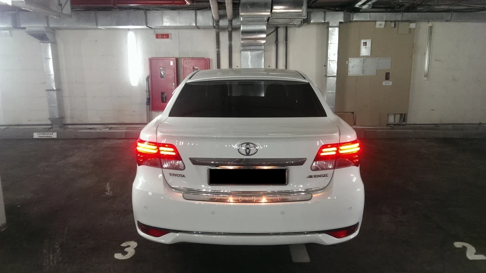 Toyota Avensis 2