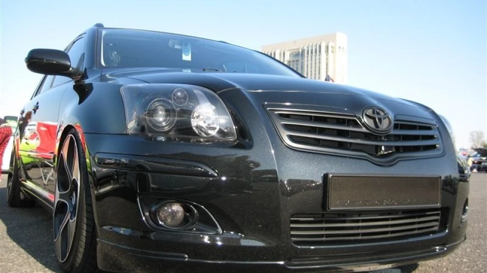 Toyota Avensis 2