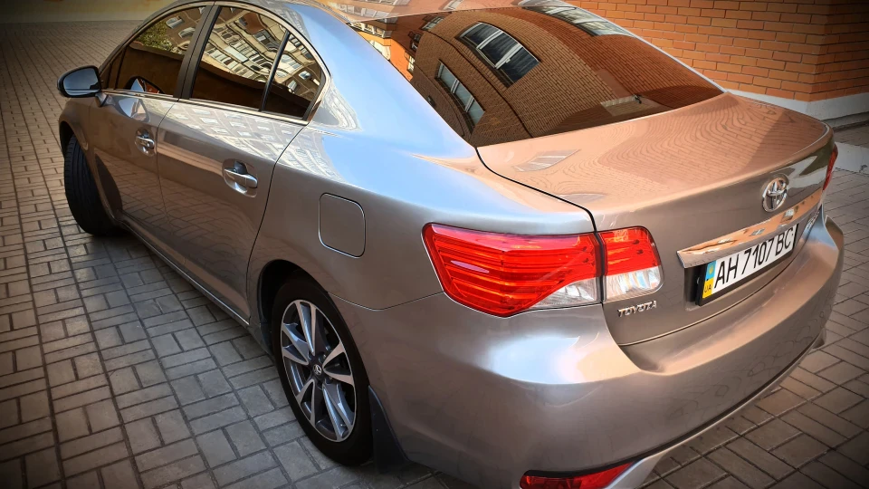Toyota Avensis 2
