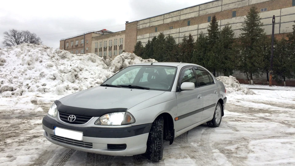 Toyota Avensis 2