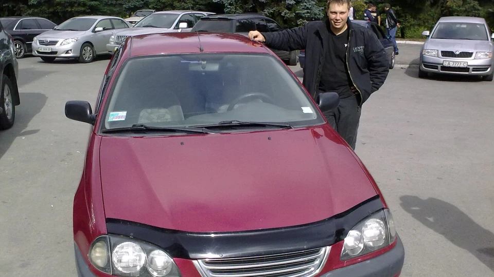 Toyota Avensis 1.6 МТ