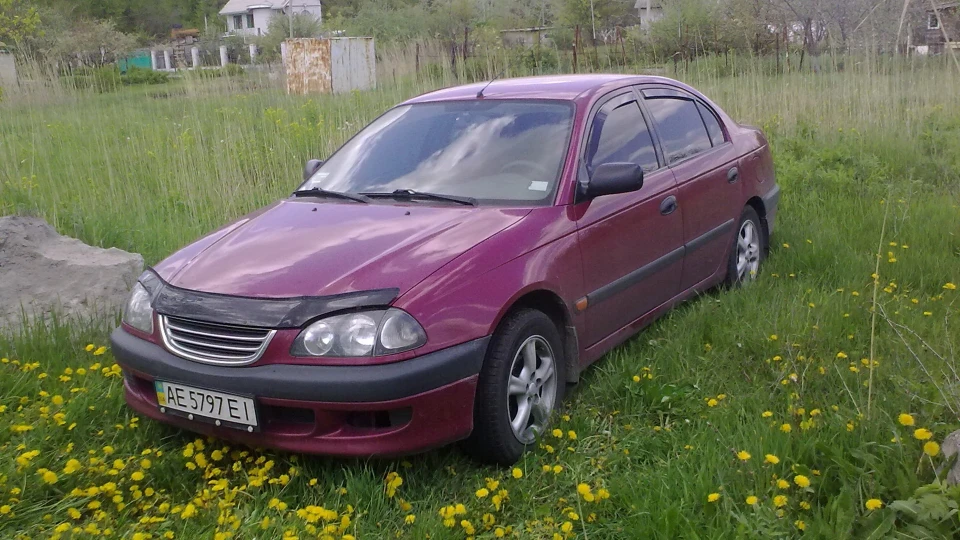Toyota Avensis 1.6 МТ 3