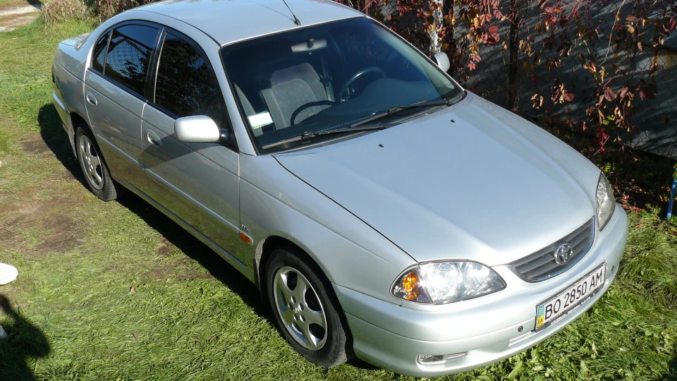 Toyota Avensis 1.6 vvt-i 4
