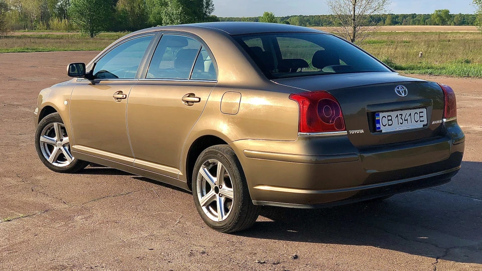 Toyota Avensis 1.8 AT 3