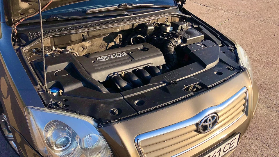 Toyota Avensis 1.8 AT 5