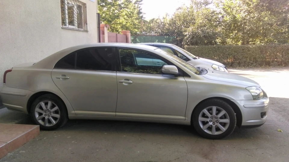 Toyota Avensis 1.8 АТ 4