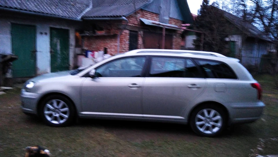 Toyota Avensis 1,8 бензин 2