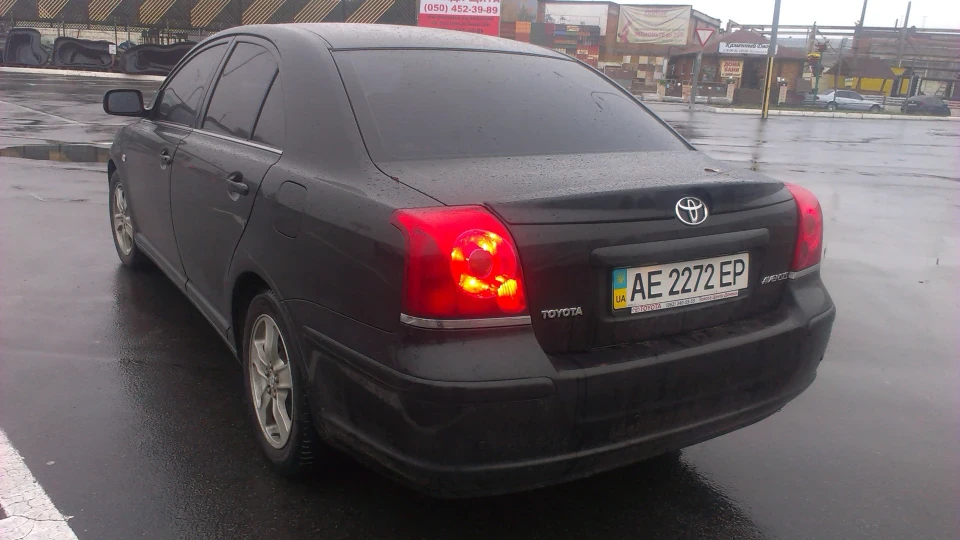 Toyota Avensis 1.8 MT 2