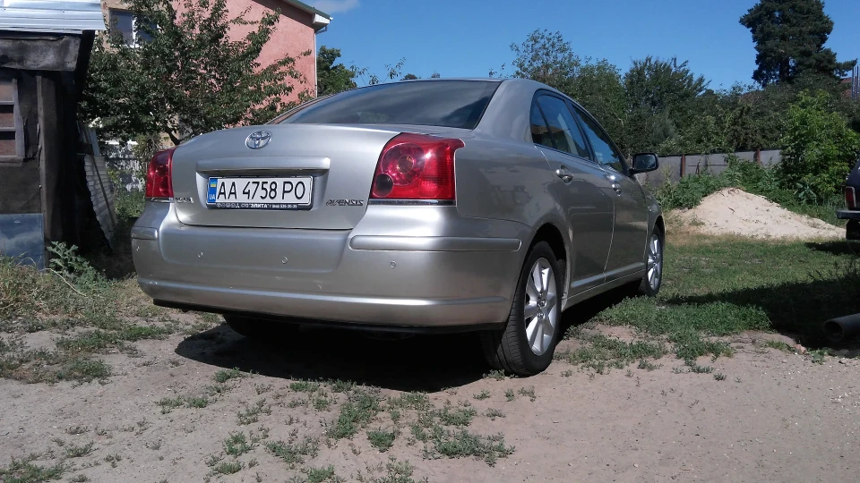 Toyota Avensis 1AZ-FSE 2
