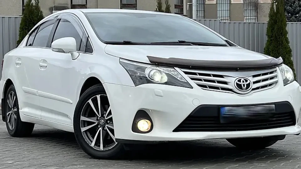 Toyota Avensis 2 літри бензин