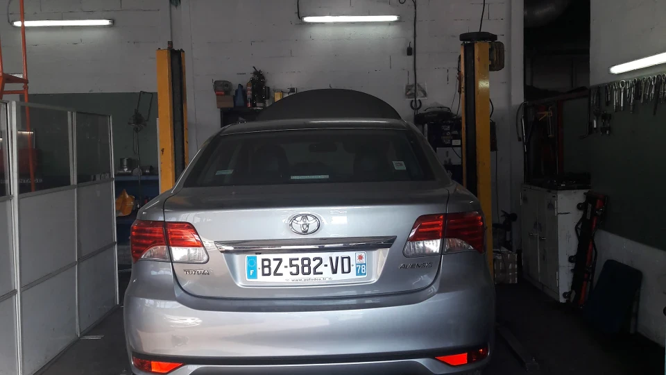 Toyota Avensis 2.0 Diesel Рестайл 2