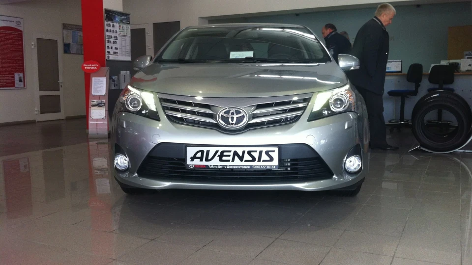 Toyota Avensis 2.0 full 5