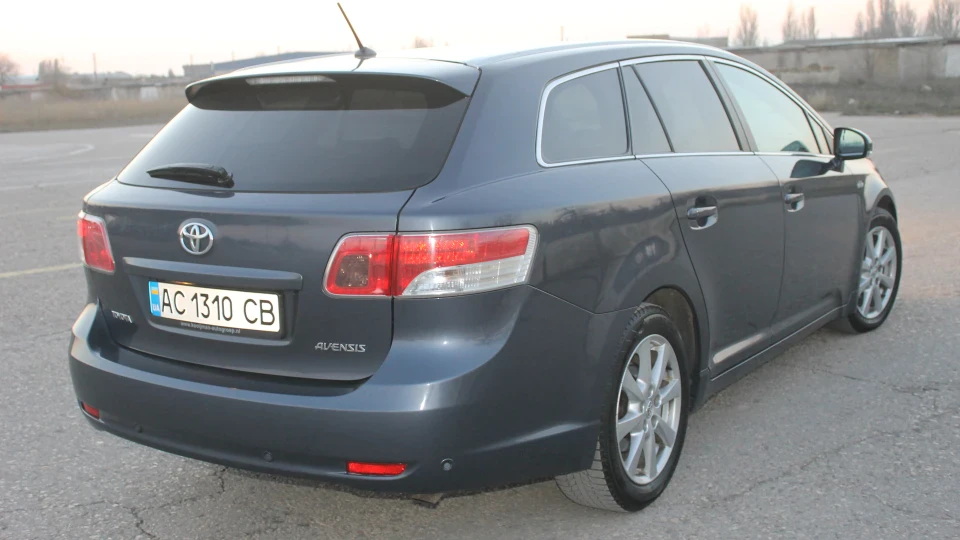 Toyota Avensis 2.2 D-CAT 5