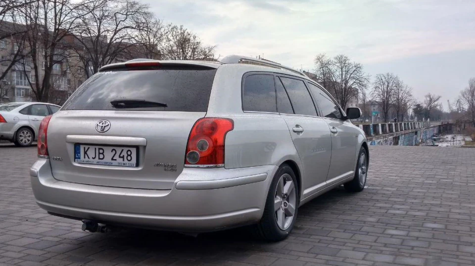 Toyota Avensis 2.2 D-CAT 3