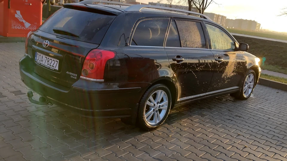 Toyota Avensis 2.2 d-cat,177km 2